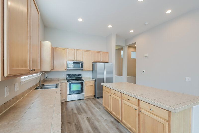 2,485/Mo, 11073 Nome St Commerce City, CO 80640 Kitchen View 3