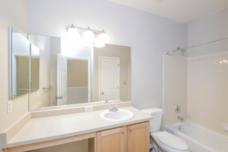 2,485/Mo, 11073 Nome St Commerce City, CO 80640 Bathroom View