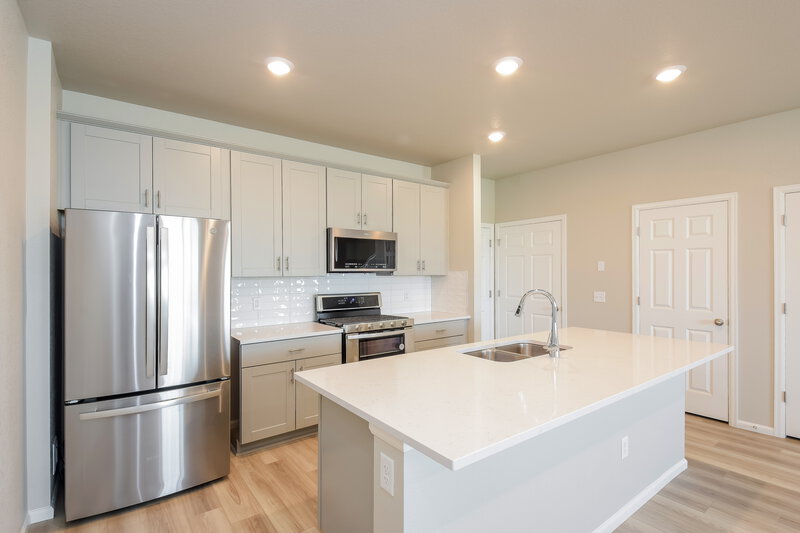 3,005/Mo, 13959 Vispo Way Broomfield, CO 80020 Kitchen View