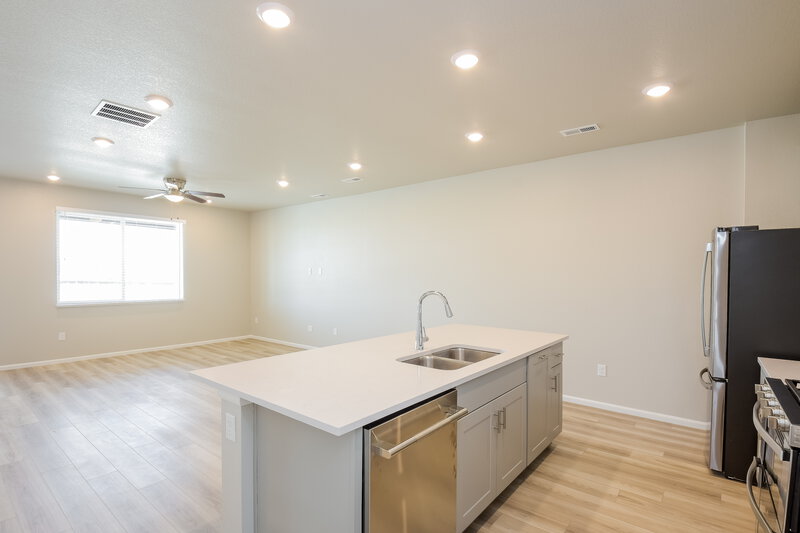 3,005/Mo, 13959 Vispo Way Broomfield, CO 80020 Kitchen View 2