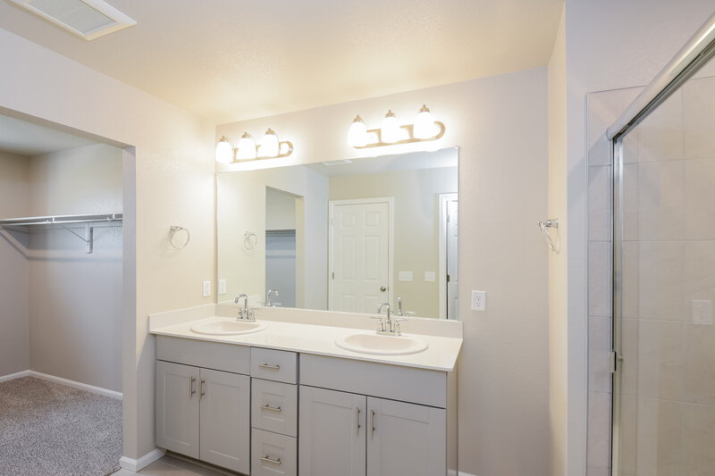 3,005/Mo, 13959 Vispo Way Broomfield, CO 80020 Main Bathroom View