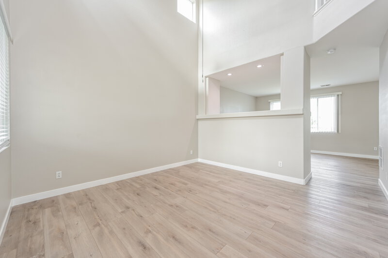 4,740/Mo, 24762 E Wyoming Cir Aurora, CO 80018 Living Room View 2