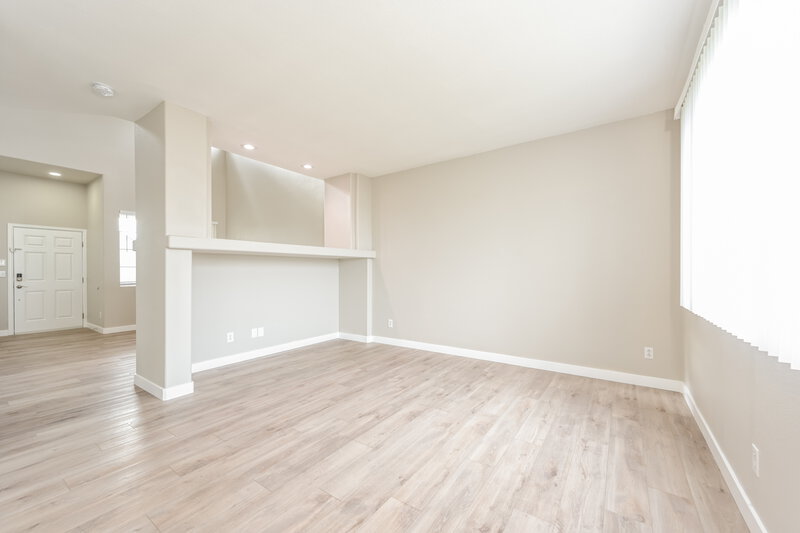 4,740/Mo, 24762 E Wyoming Cir Aurora, CO 80018 Family Room View