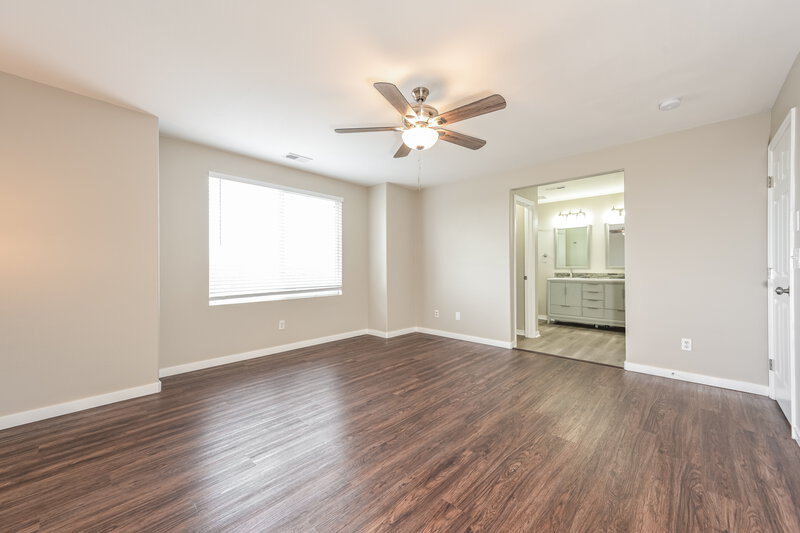 4,740/Mo, 24762 E Wyoming Cir Aurora, CO 80018 Main Bedroom View 2