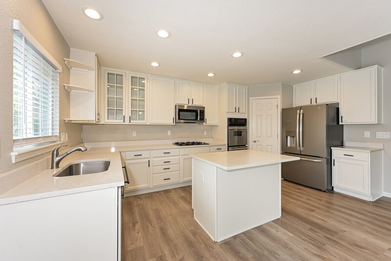 3,205/Mo, 2956 Iron Springs Pl Castle Rock, CO 80109 Kitchen View