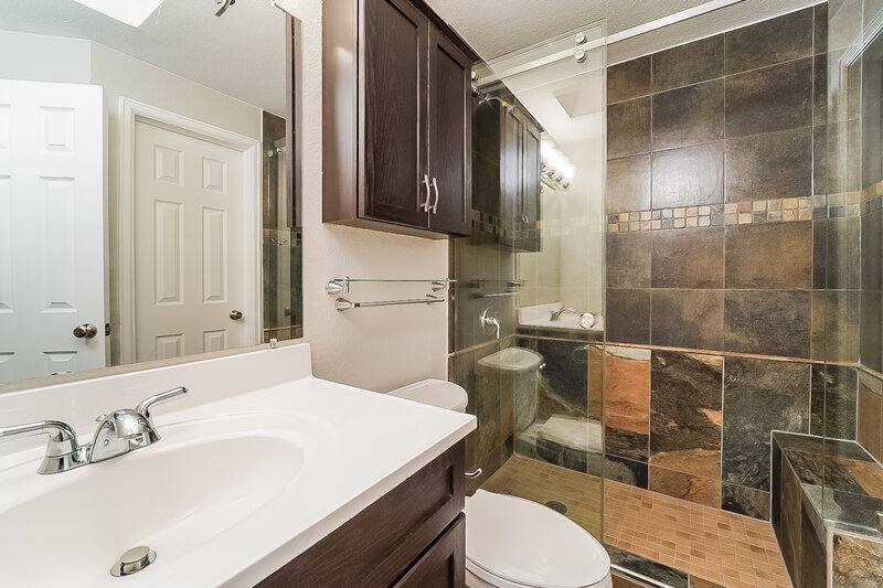 2,935/Mo, 19743 E Wagontrail Dr Centennial, CO 80015 Main Bathroom View