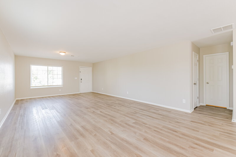 2,895/Mo, 5538 Iran St Denver, CO 80249 Living Room View 2