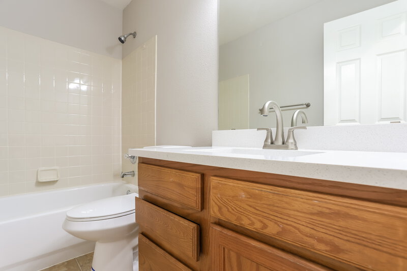 3,175/Mo, 5587 S Sicily Way Aurora, CO 80015 Bathroom View