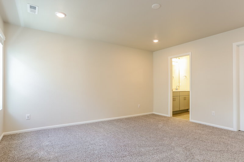 2,685/Mo, 5134 Bittercress Rd Brighton, CO 80640 Main Bedroom View