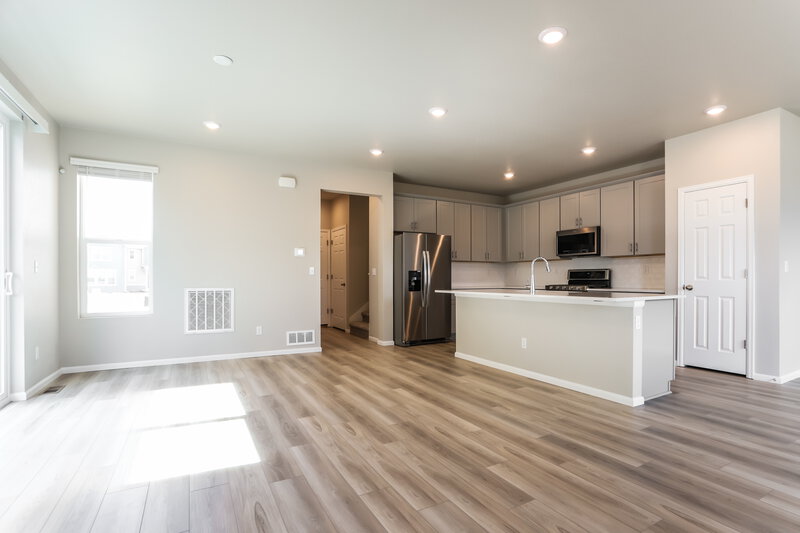 2,905/Mo, 5130 Bittercress Rd Brighton, CO 80640 Living Room View 2