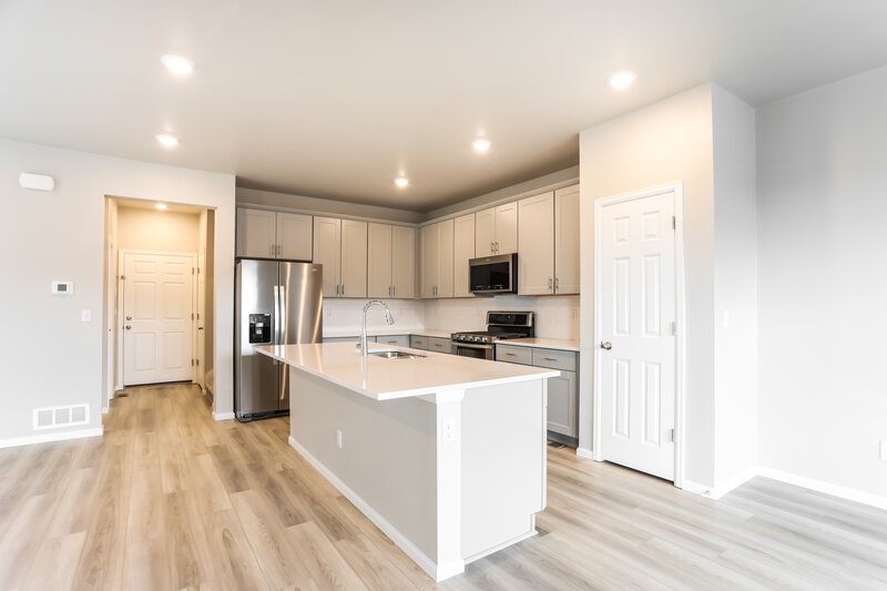 2,905/Mo, 5130 Bittercress Rd Brighton, CO 80640 Kitchen View