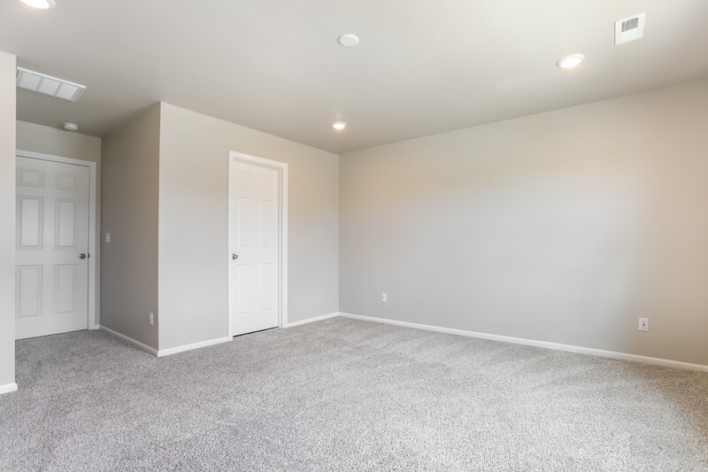 2,905/Mo, 5130 Bittercress Rd Brighton, CO 80640 Main Bedroom View 2