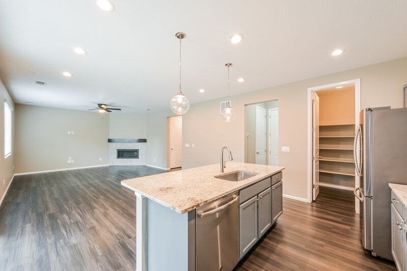 3,415/Mo, 3565 Makley Cir Castle Rock, CO 80104 Kitchen View 2