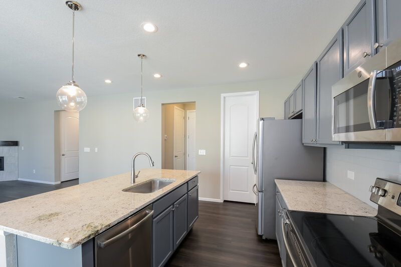 3,015/Mo, 3565 Makley Cir Castle Rock, CO 80104 Kitchen View 2