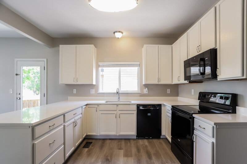 2,875/Mo, 10031 Wyandott Cir S Thornton, CO 80260 Kitchen View 2