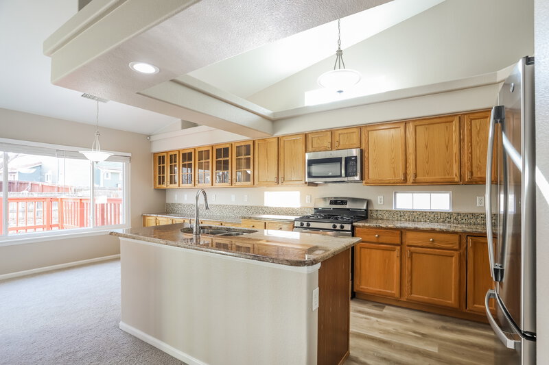 2,850/Mo, 4072 Ensenada St Denver, CO 80249 Kitchen View