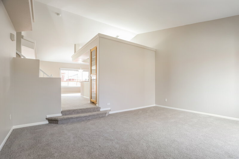 2,850/Mo, 4072 Ensenada St Denver, CO 80249 Family Room View 2