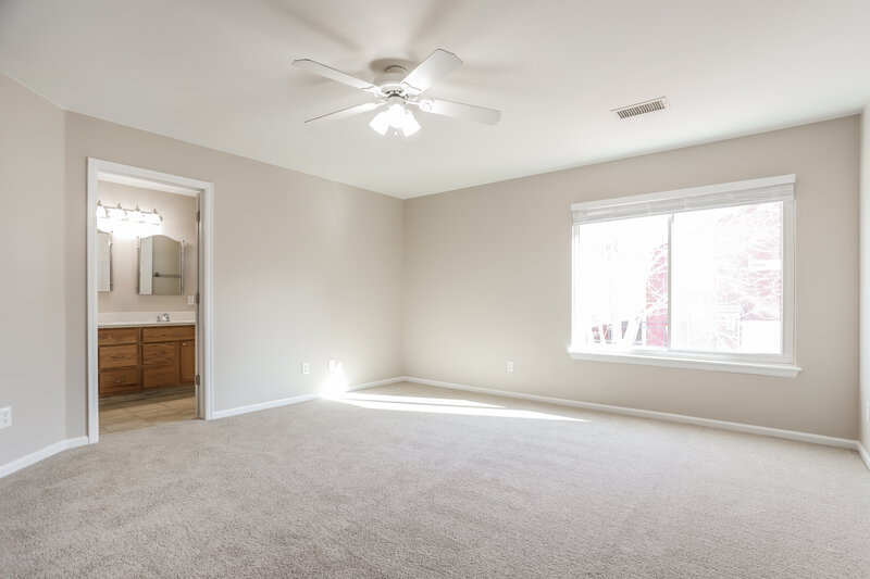 2,850/Mo, 4072 Ensenada St Denver, CO 80249 Main Bedroom View