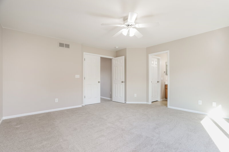 2,850/Mo, 4072 Ensenada St Denver, CO 80249 Main Bedroom View 2