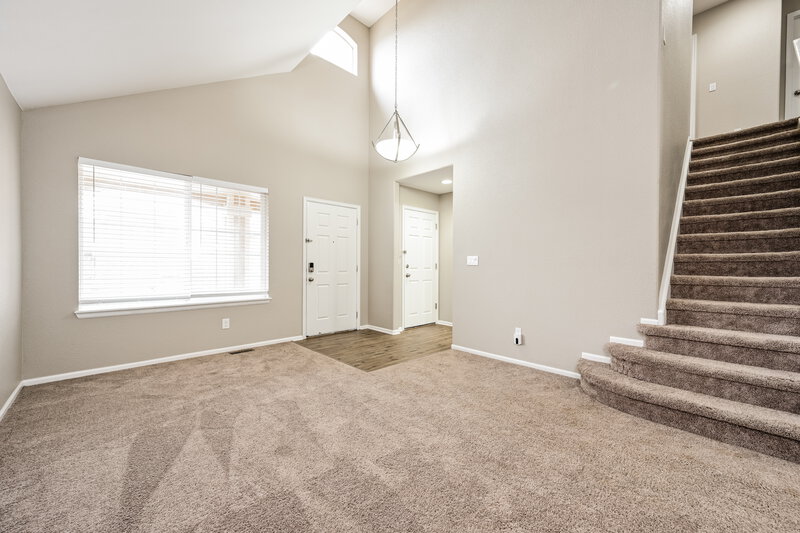 3,185/Mo, 4797 S Liverpool Cir Aurora, CO 80015 Living Room View 2