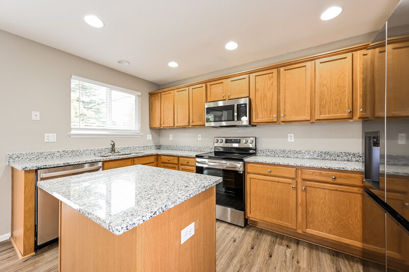 3,185/Mo, 4797 S Liverpool Cir Aurora, CO 80015 Kitchen View