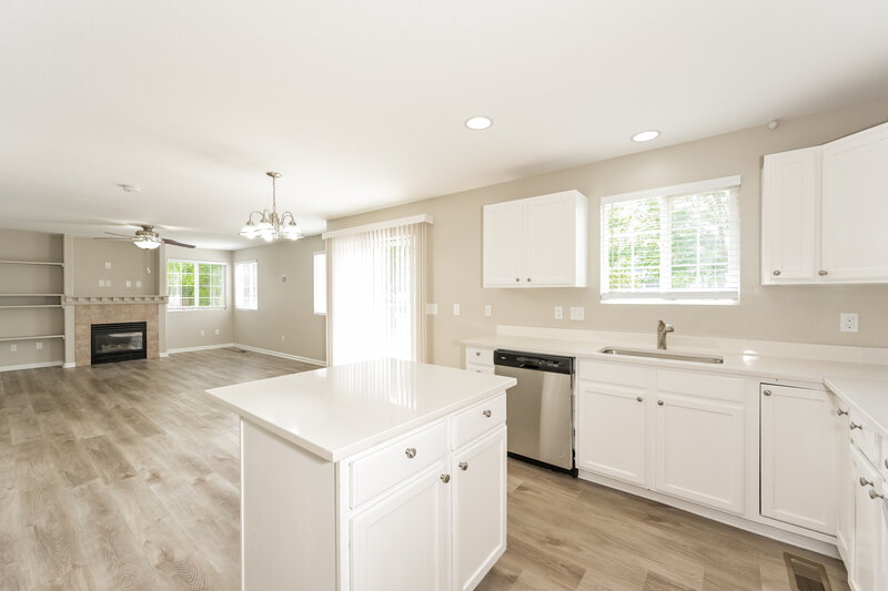 3,760/Mo, 16573 Gilpin St Thornton, CO 80602 Kitchen View