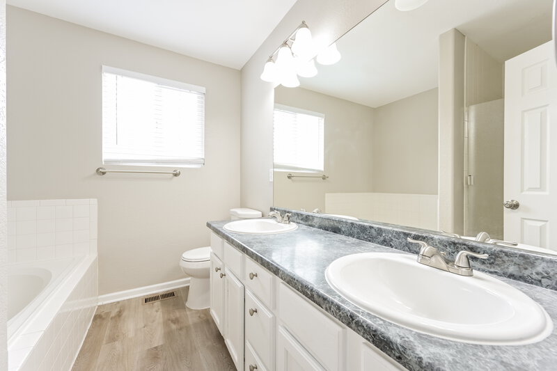 3,760/Mo, 16573 Gilpin St Thornton, CO 80602 Main Bathroom View