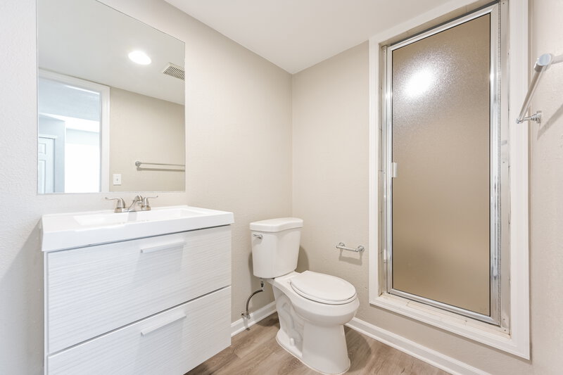 3,760/Mo, 16573 Gilpin St Thornton, CO 80602 Bathroom View
