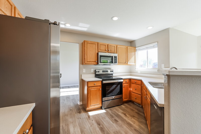 3,600/Mo, 2876 S Tower Way Aurora, CO 80013 Kitchen View 2