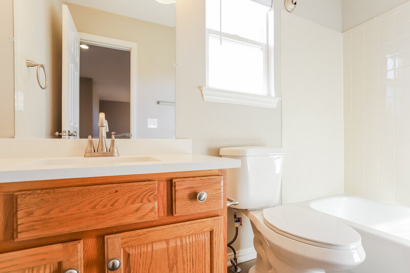 3,650/Mo, 2876 S Tower Way Aurora, CO 80013 Bathroom View