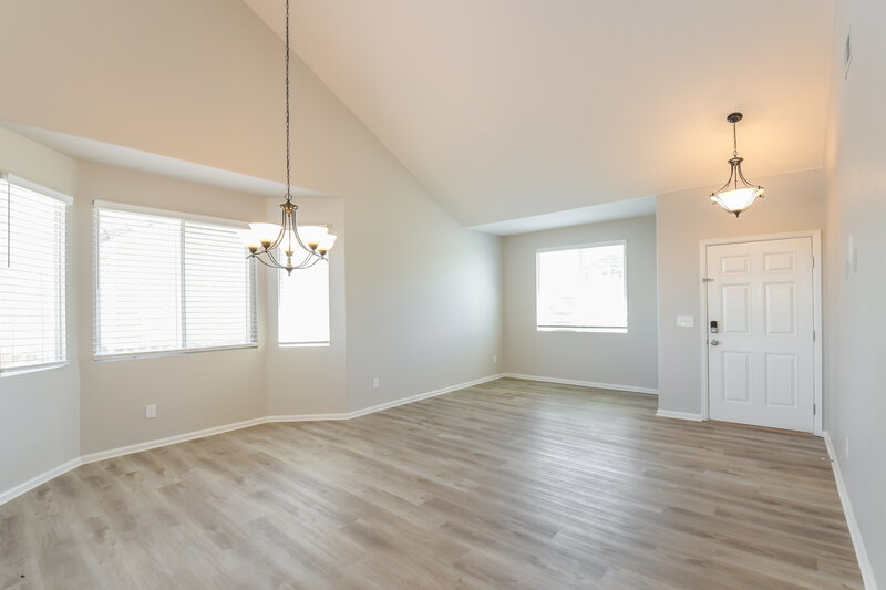 3,080/Mo, 3712 S Rome Way Aurora, CO 80018 Living Room View 3