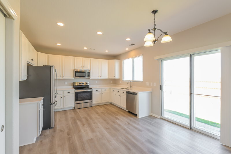3,080/Mo, 3712 S Rome Way Aurora, CO 80018 Kitchen View