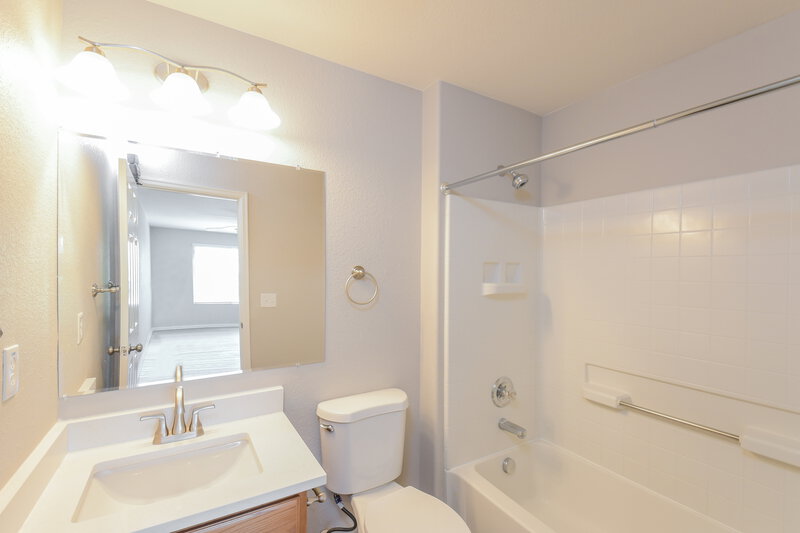 3,080/Mo, 3712 S Rome Way Aurora, CO 80018 Bathroom View