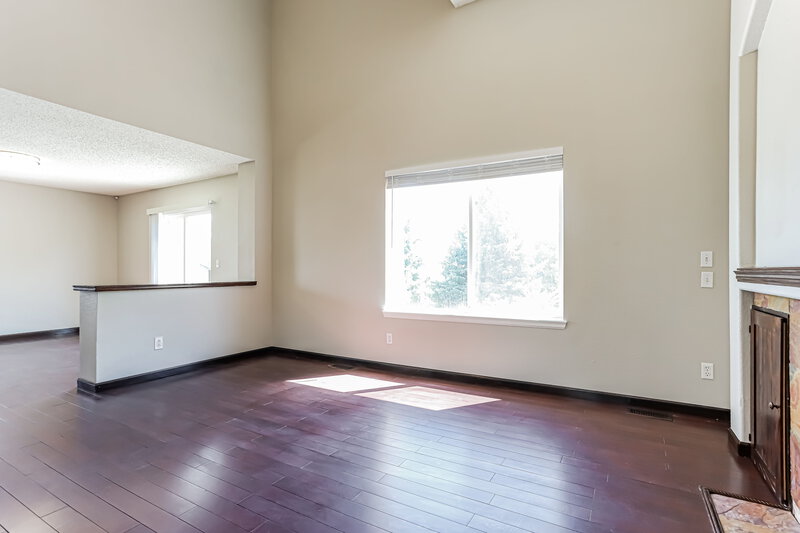 2,945/Mo, 4224 S Shawnee Ct Aurora, CO 80018 Dining Room View