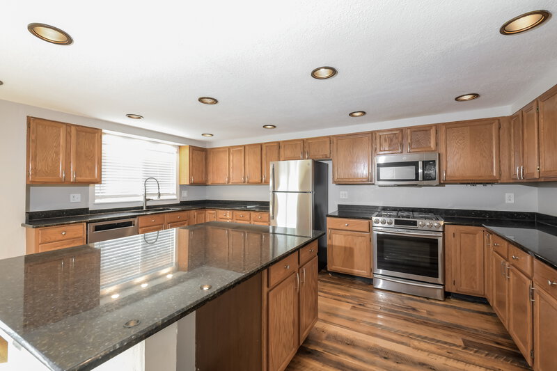 3,050/Mo, 10295 Quail St Westminster, CO 80021 Kitchen View