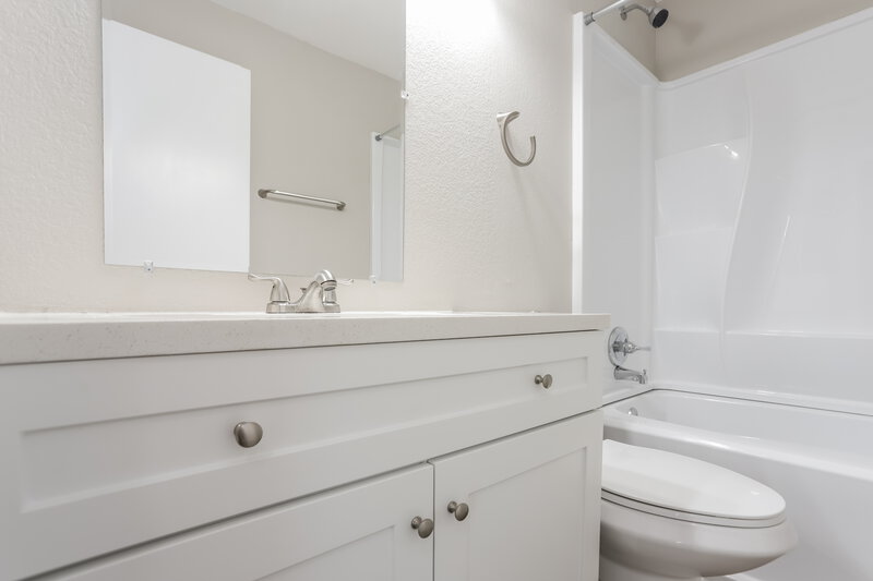 2,585/Mo, 16307 Orchard Grass Ln Parker, CO 80134 Main Bathroom View