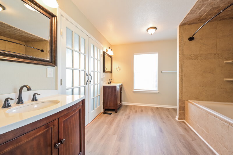 2,750/Mo, 4081 Delight Dr Castle Rock, CO 80109 Main Bathroom View