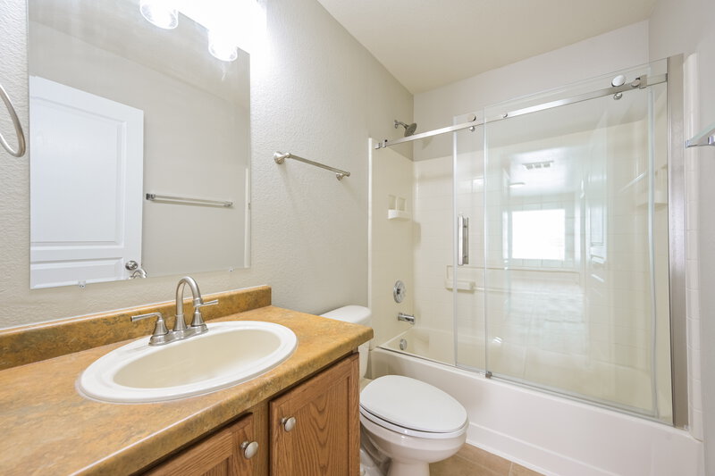 2,750/Mo, 4081 Delight Dr Castle Rock, CO 80109 Bathroom View