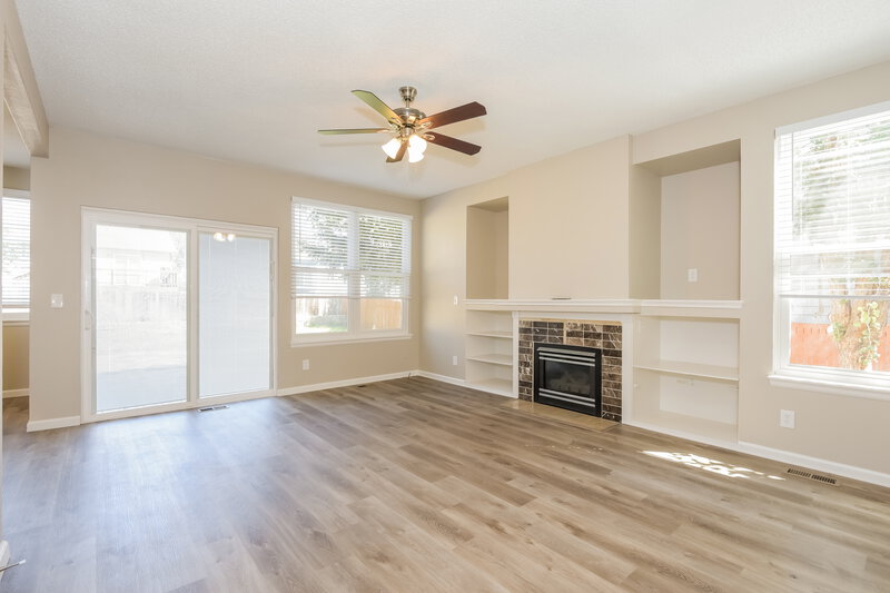 3,285/Mo, 19763 E Union Dr Centennial, CO 80015 Living Room View 2