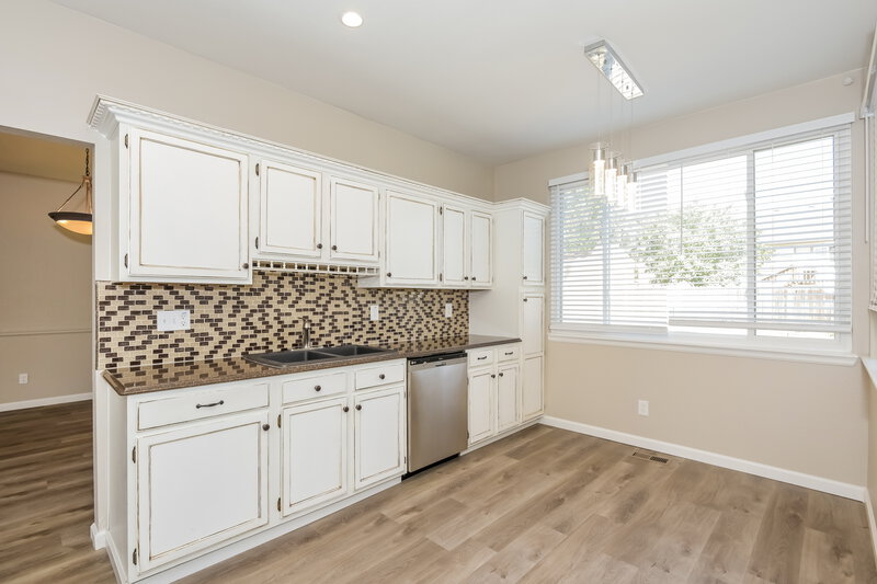 3,285/Mo, 19763 E Union Dr Centennial, CO 80015 Kitchen View