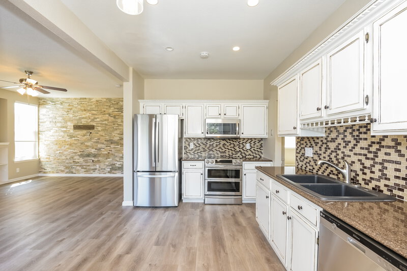 3,285/Mo, 19763 E Union Dr Centennial, CO 80015 Kitchen View 2