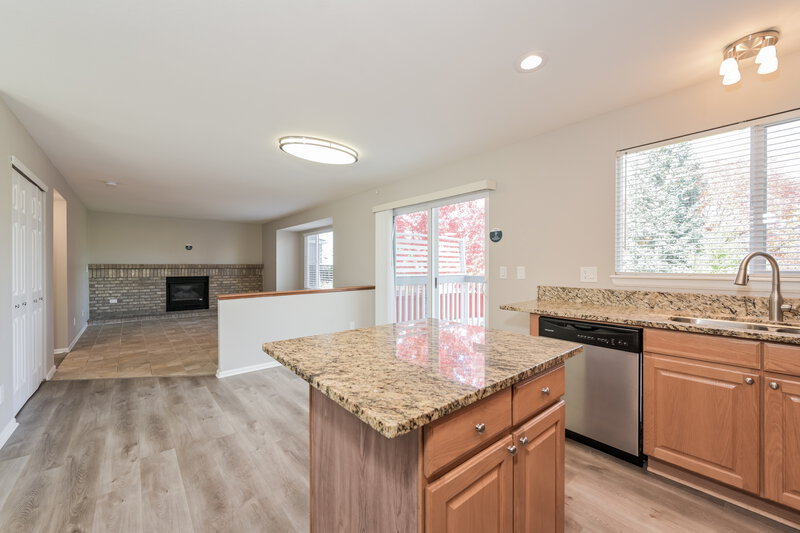 2,950/Mo, 16131 Bluebonnet Dr Parker, CO 80134 Kitchen View 2