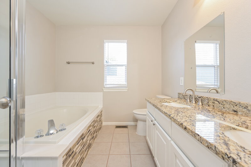 2,950/Mo, 16131 Bluebonnet Dr Parker, CO 80134 Main Bathroom View