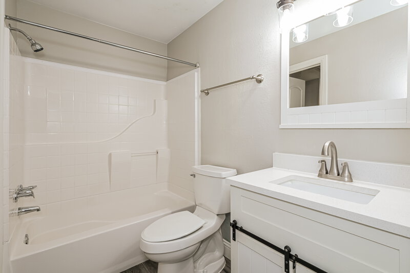 2,795/Mo, 17704 E Bellewood Dr Aurora, CO 80015 Main Bathroom View