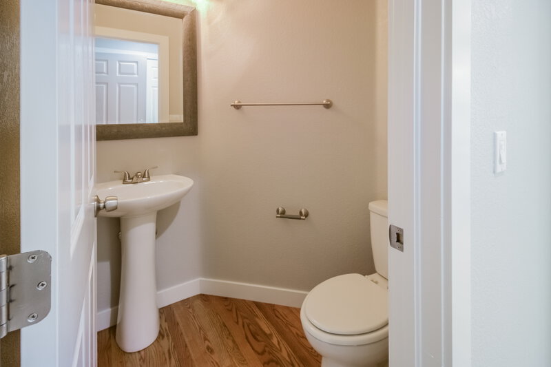 2,895/Mo, 16294 E Phillips Ln Englewood, CO 80112 Bathroom View