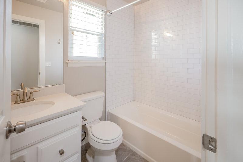 2,895/Mo, 16294 E Phillips Ln Englewood, CO 80112 Bathroom View 2