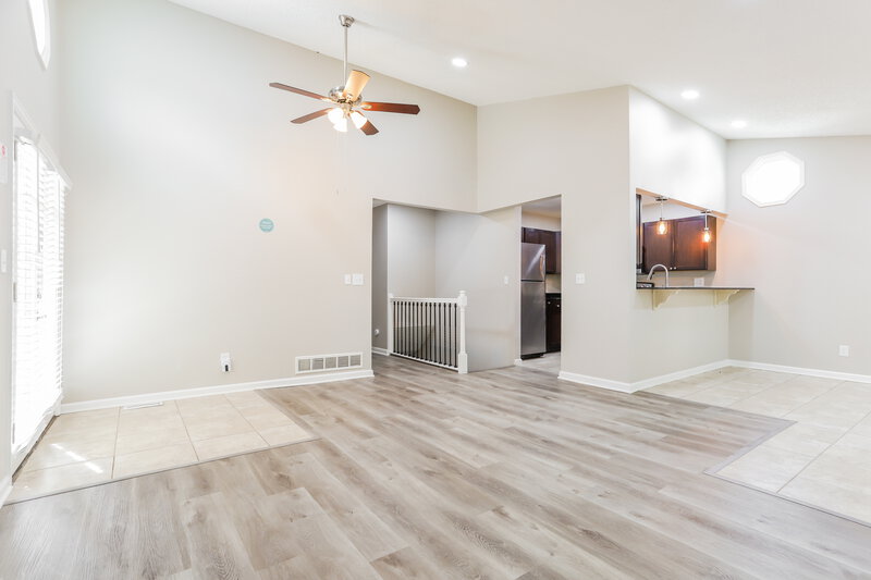 3,015/Mo, 19690 E Bates Dr Aurora, CO 80013 Living Room View