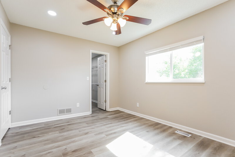 3,015/Mo, 19690 E Bates Dr Aurora, CO 80013 Main Bedroom View