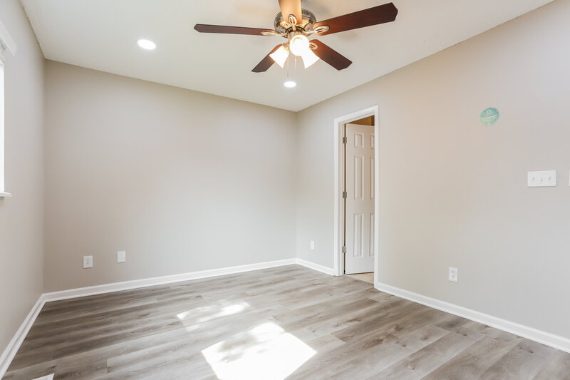 3,015/Mo, 19690 E Bates Dr Aurora, CO 80013 Main Bedroom View 2