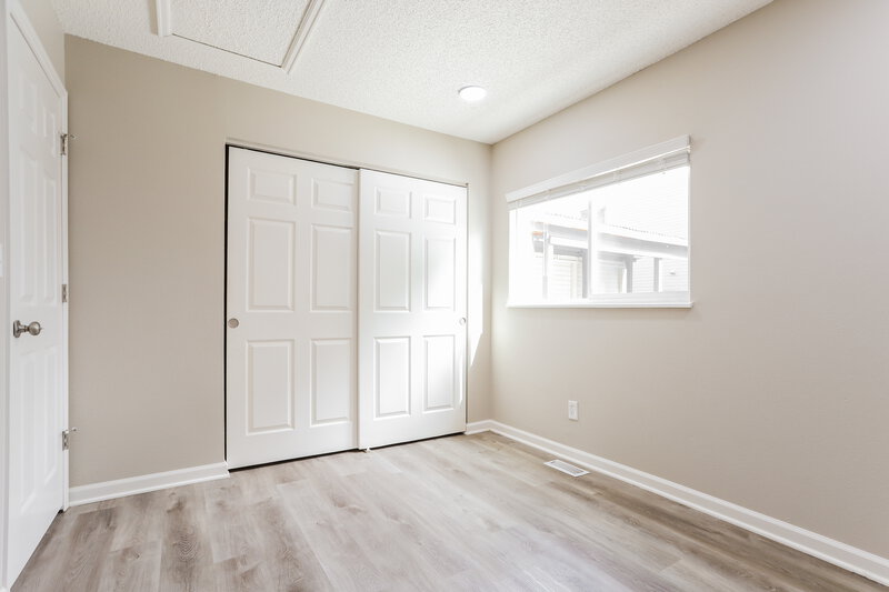 3,015/Mo, 19690 E Bates Dr Aurora, CO 80013 Bedroom View